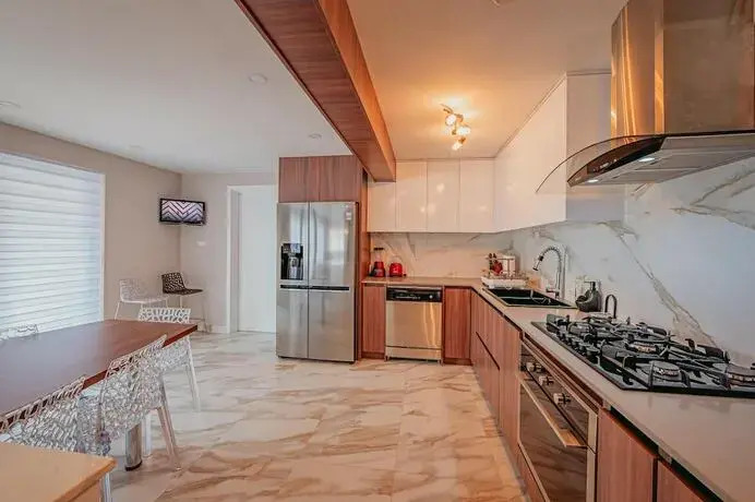 Villa de Leon suitable for 14 persons. 5 bedrooms 5 bathrooms