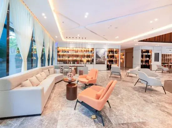 Atour Hotel (Shenzhen Guangming New Town Phoenix City Metro Station)