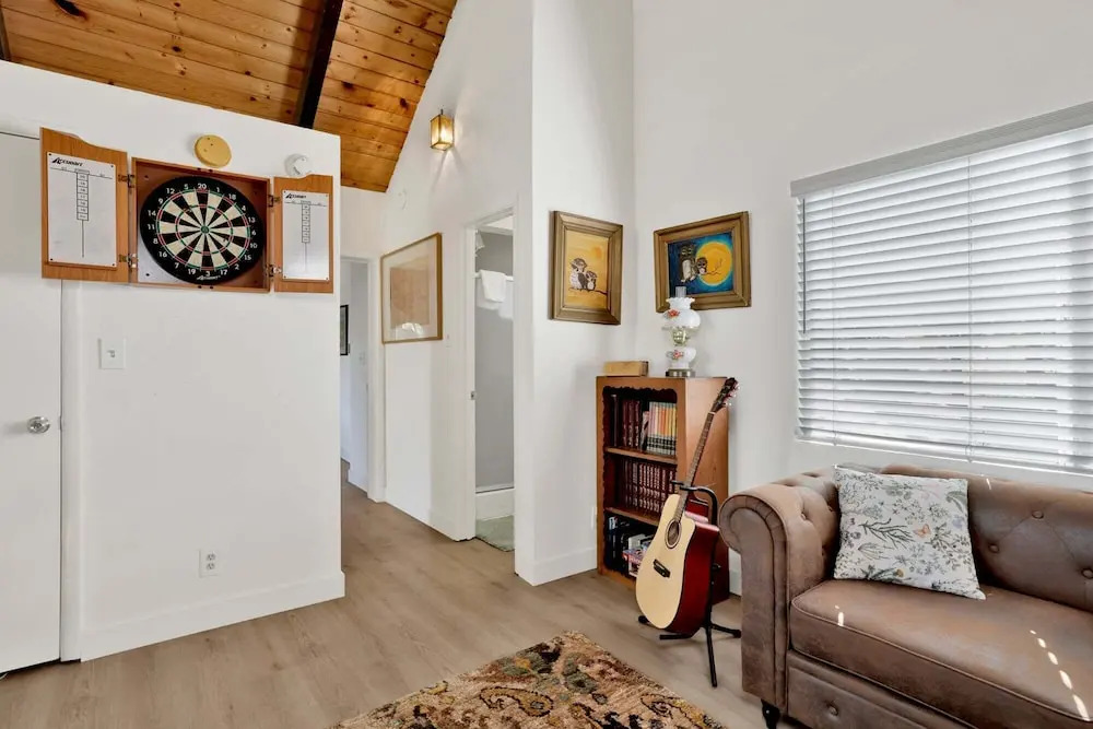 2590-round Rock Lodge