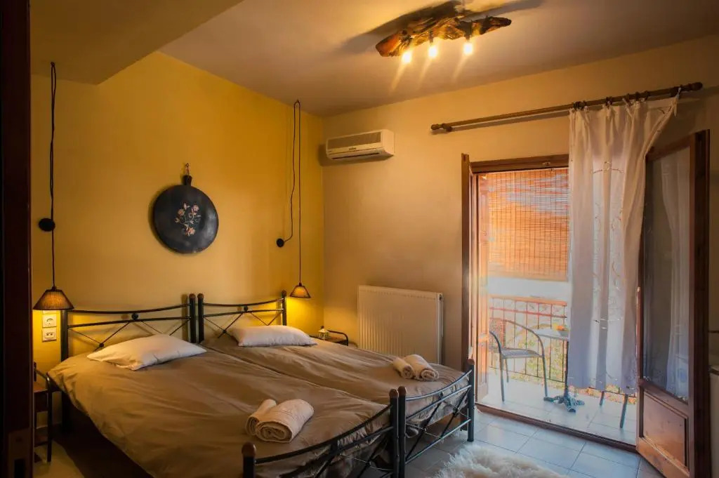 Skourgias Rooms