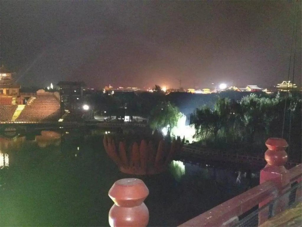 Echarm Hotel (Kaifeng Jinming Plaza)