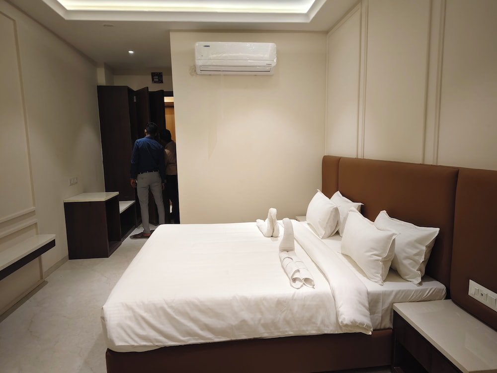 Aceotel Premier Srinivasa, Ujjain