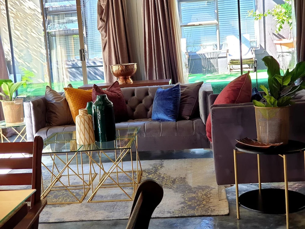 Zwinoni Lodge