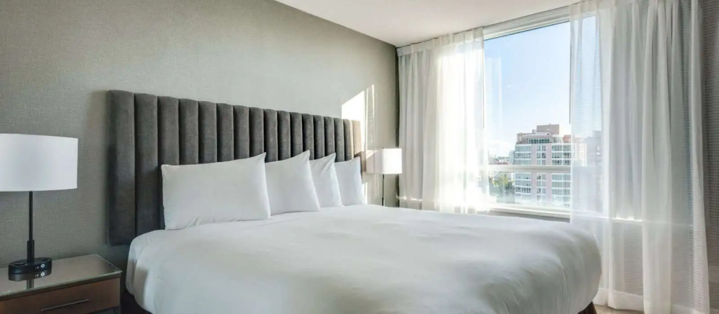 Carmana Hotel & Suites