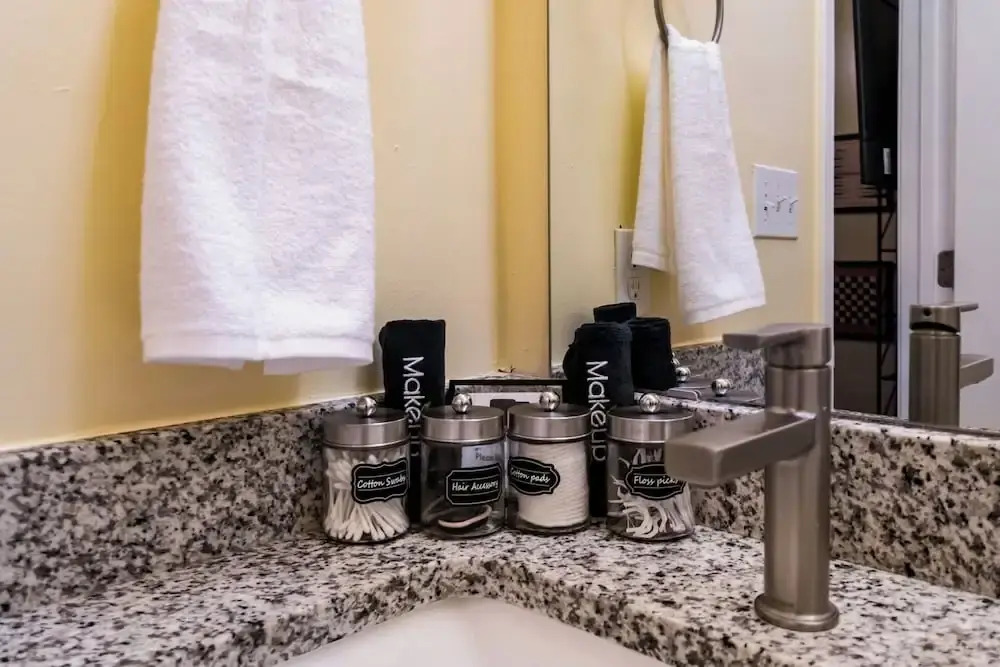 Family-friendly 3BR w/ Hot Tub & Games