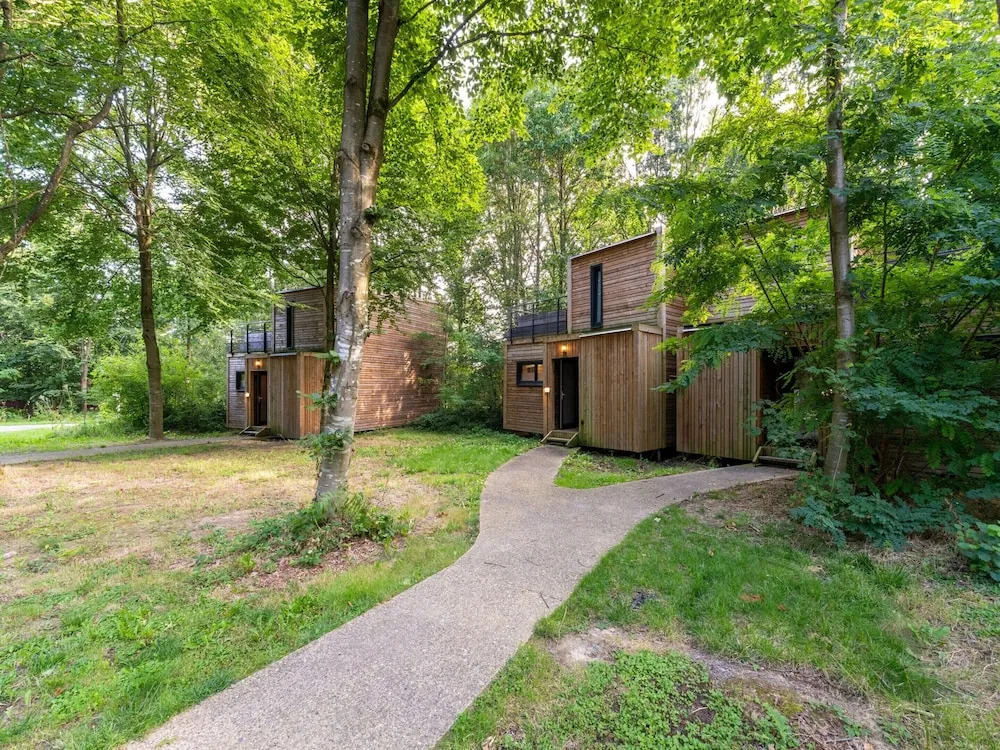 Treetop Tranquility Stay