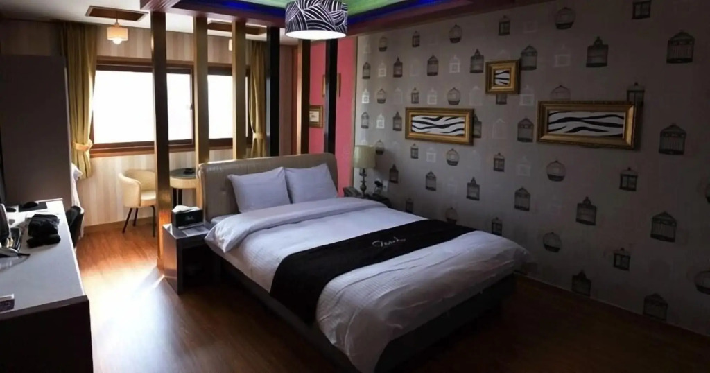 The 7 Business Hotel