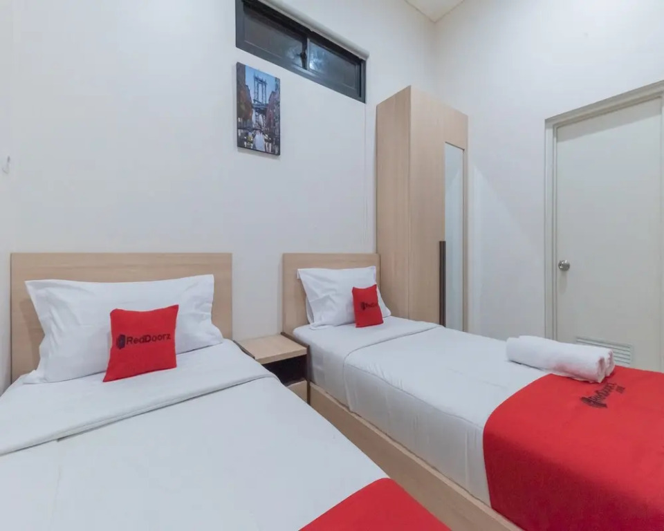 RedDoorz near CSB Mall Cirebon