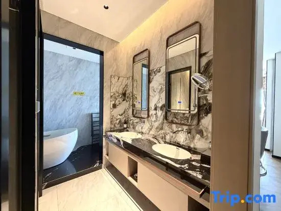 Hainan Zhouyangxing (Sanya Romance Park HT Duty Free)