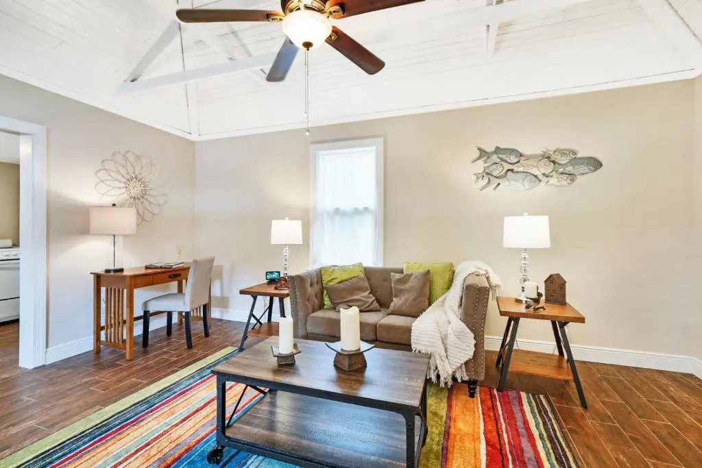 Charming Historic Home and Cottage minutes from the Intracoastal and the Beach
