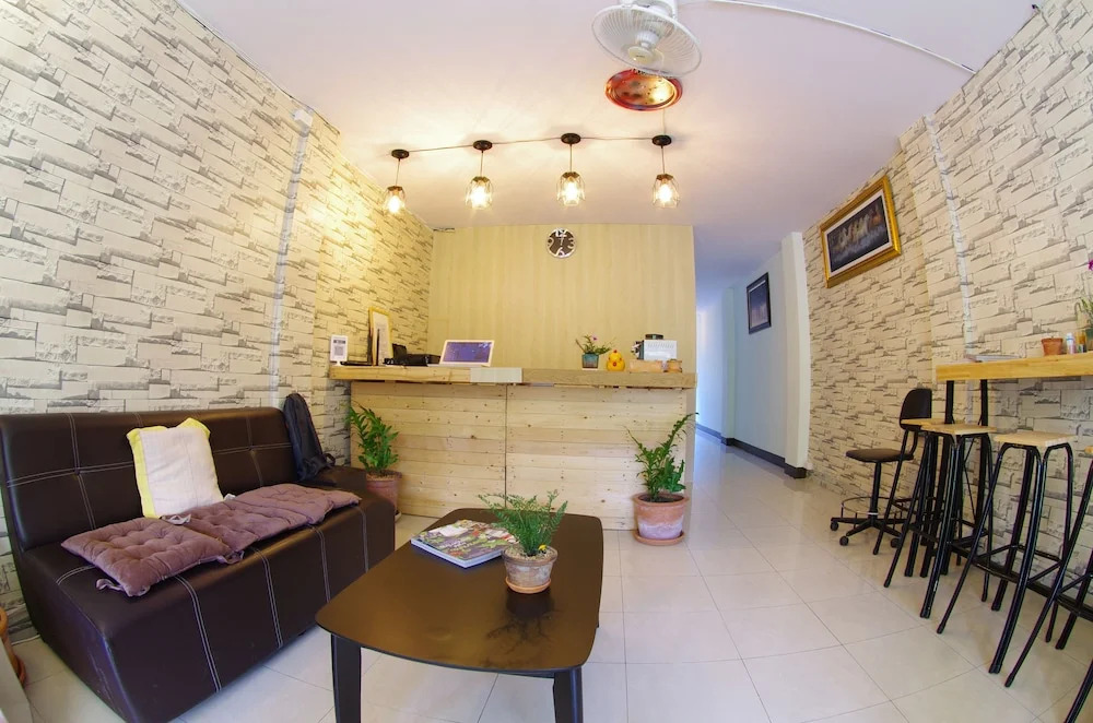 Non-Len Hostel