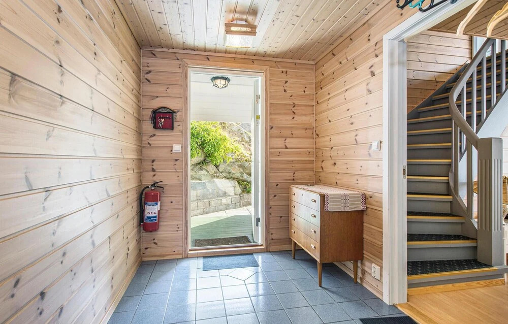 4 Bedroom Amazing Home In Strandebarm
