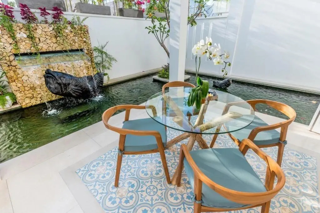 Villa Royal Canggu Secluded 6BR Luxury Walking Distance to Echo Beach