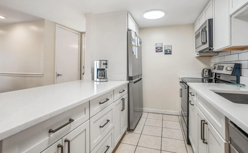 411 Capt John Fripp Villa