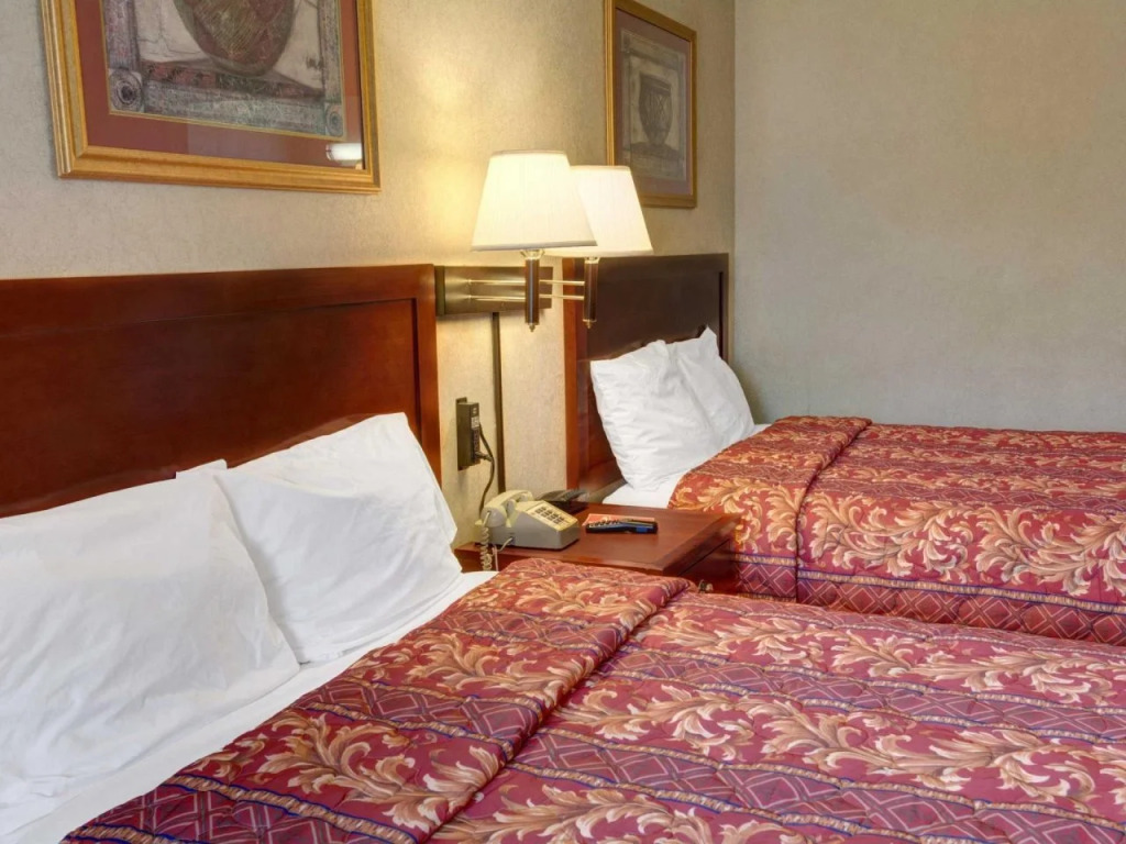 Econo Lodge College Park