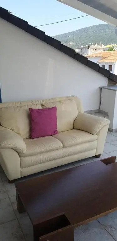 3 bedrooms house