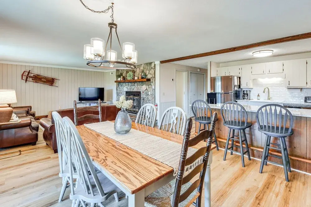 Newly Renovated Sky Valley Condo w/ Mtn Views