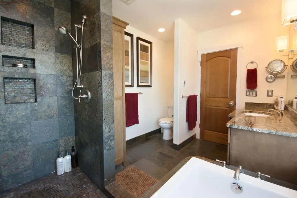 Luxury Lookout Hood Canal Vacation Rental