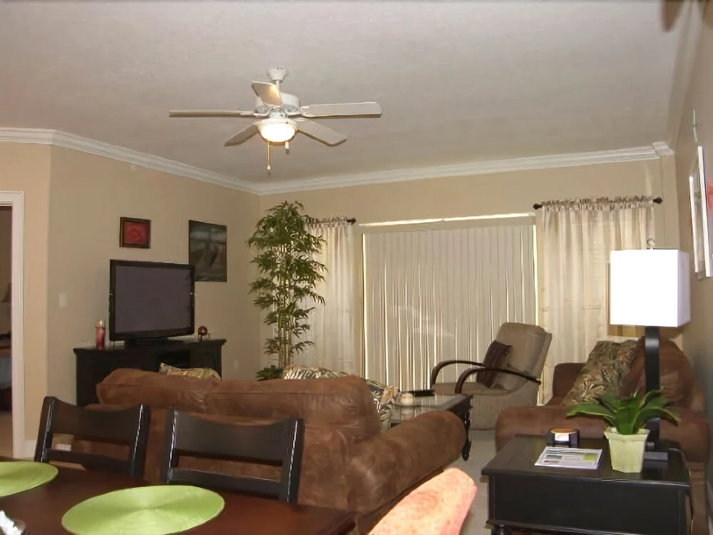 Paradise Shores 105