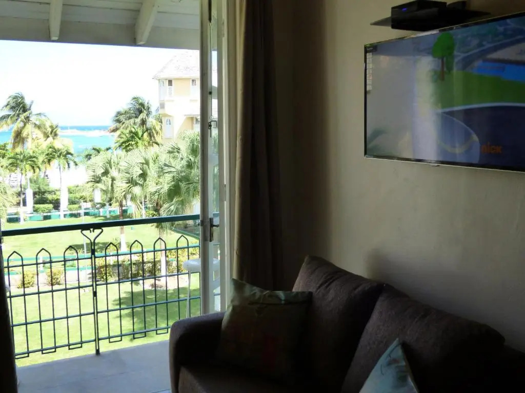 Beach Studio 30