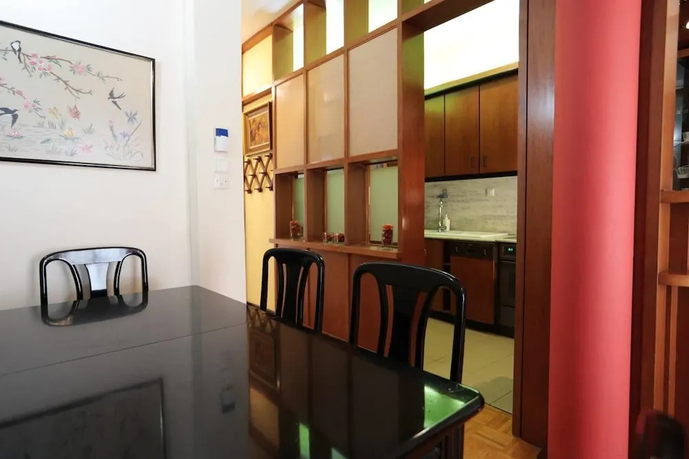 Romantic Apt with Penthouse & Acropolis View