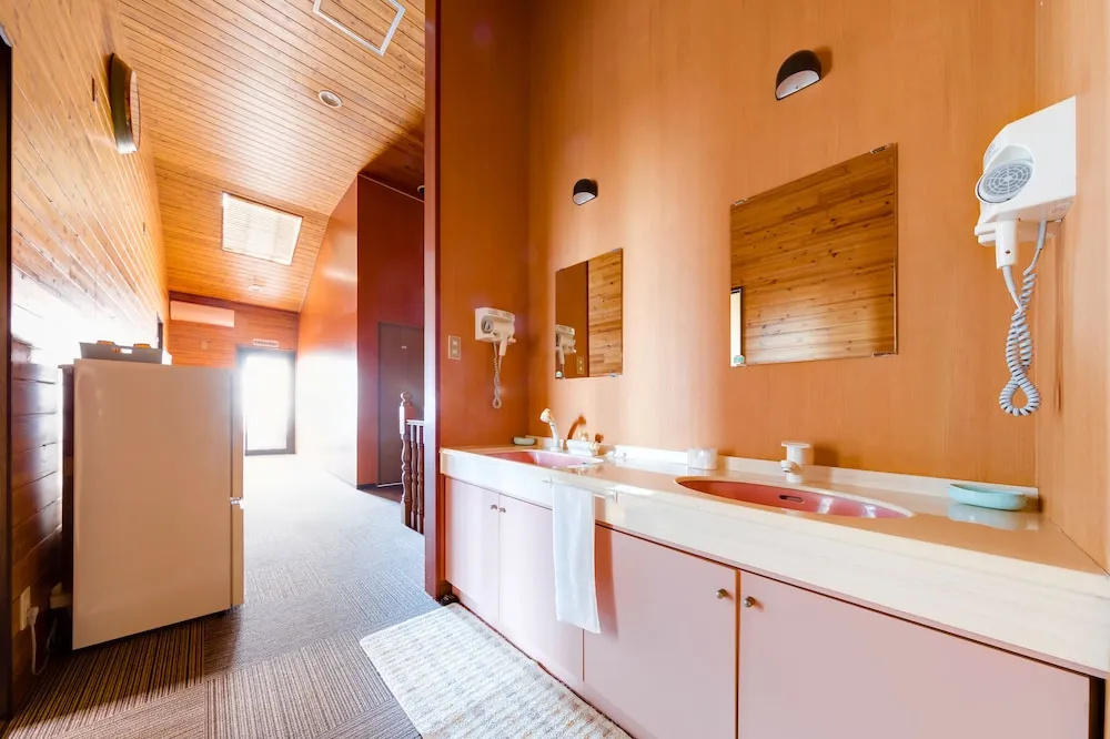 Yolee Guest House