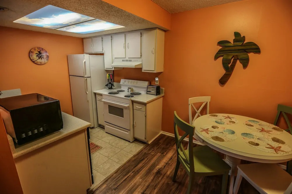 5301 Estero Serendipity Manor