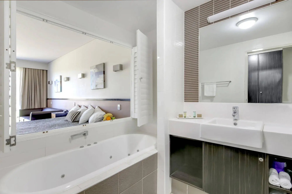 Macquarie 4 Star
