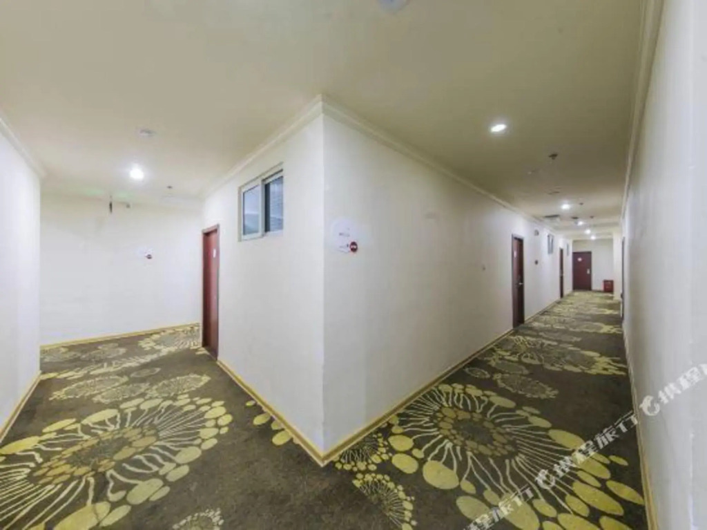 Elong ME Hotel (Quanzhou Donghai Bay Taigu Plaza)