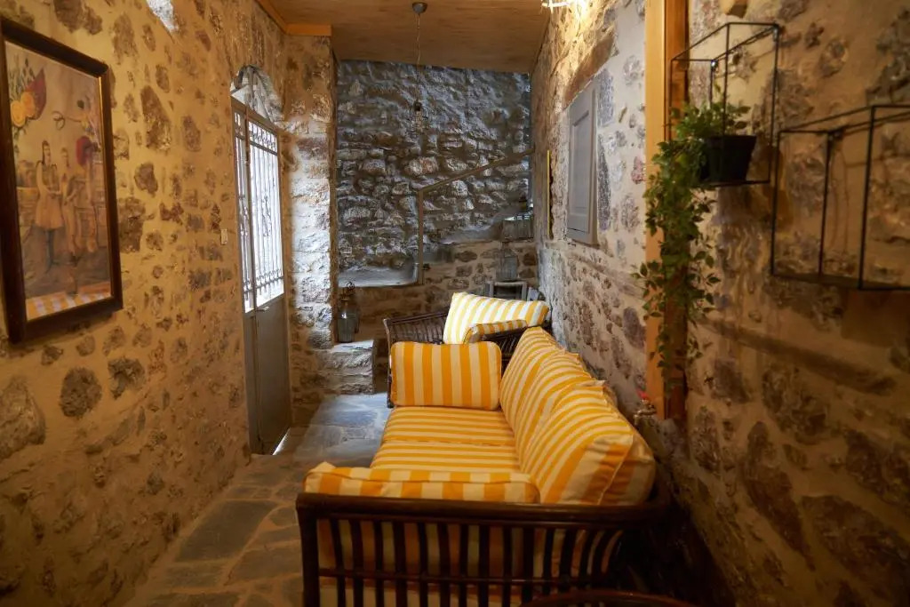 Dandy Villas Dimitsana - a family ideal charming home in a quaint historic neighborhood - 2 fireplaces for romantic nights