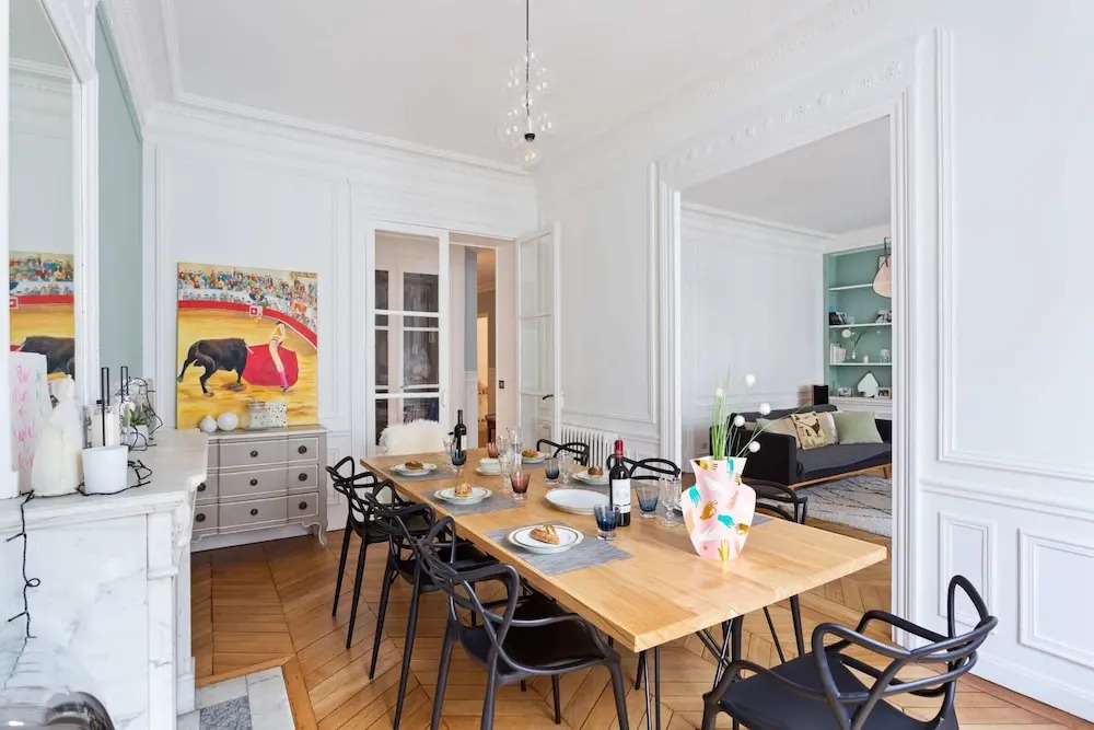 Luxury and Spacious Apartment in the Heart of Paris