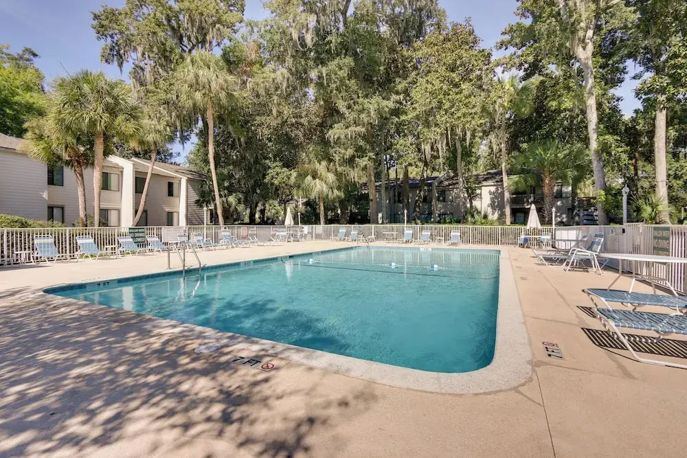 Walk to Coligny Beach: Tropical Hilton Head Condo