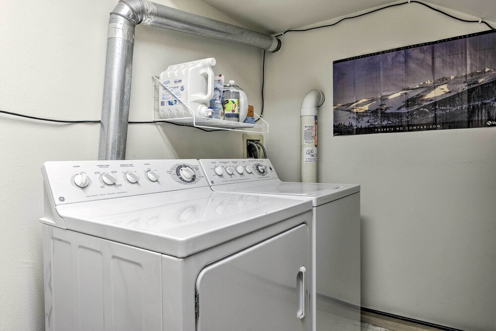 Frisco Townhome w/ Hot Tub - 10 Mi to Breckenridge