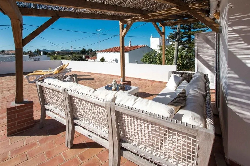 Casa Arroio by Portucasa