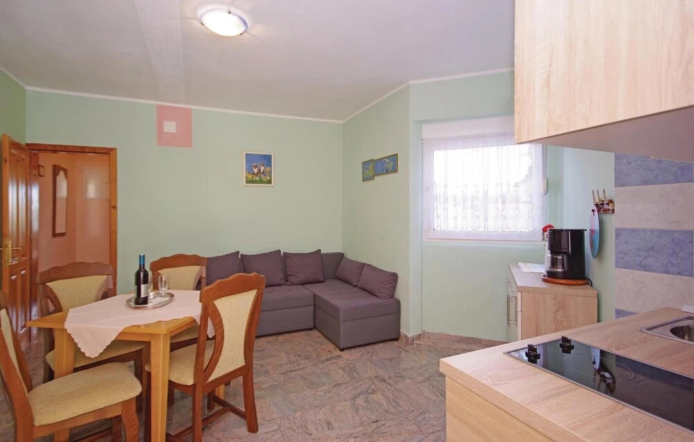 Awesome Home in Makarska With Wifi and 1 Bedrooms
