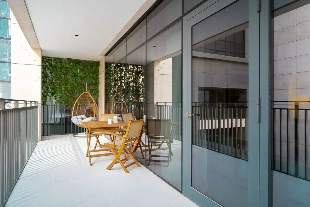 Luxurious 1BR in Downtown