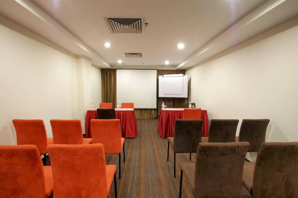 Crystal Crown Hotel JB