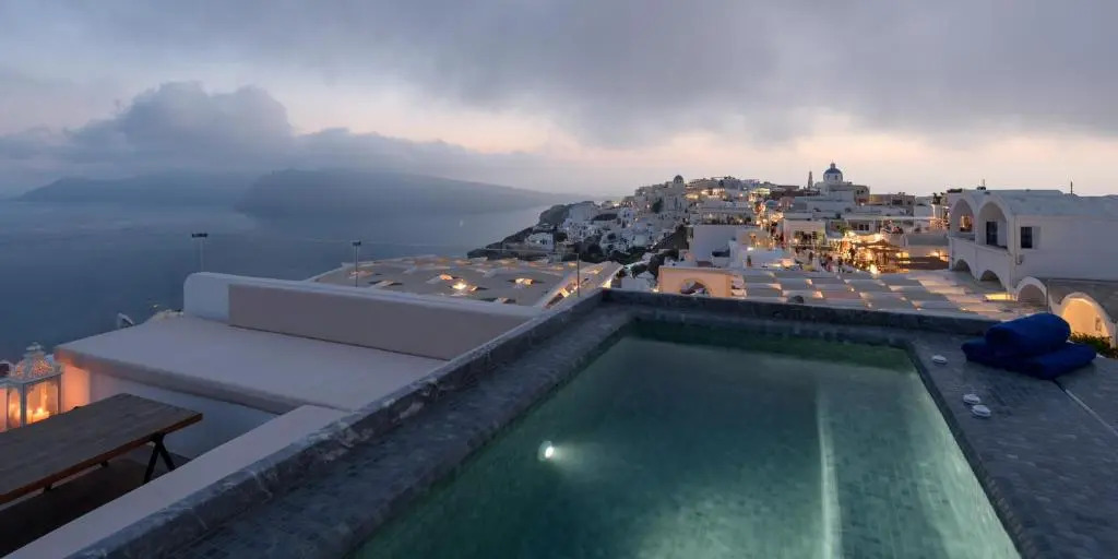 Enalion White Suites Oia