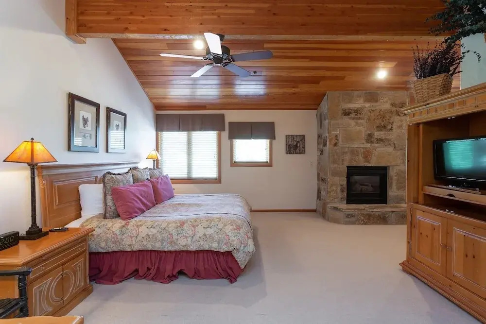 Double Eagle at Deer Valley Resort - Three Bedroom Condo with Hot Tub #17 3 Condo