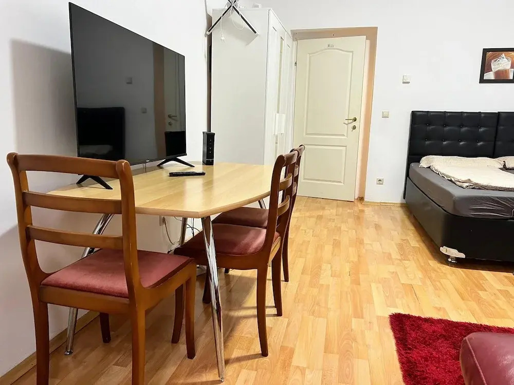 Cozy 2BR Apartment Near Prater Danube