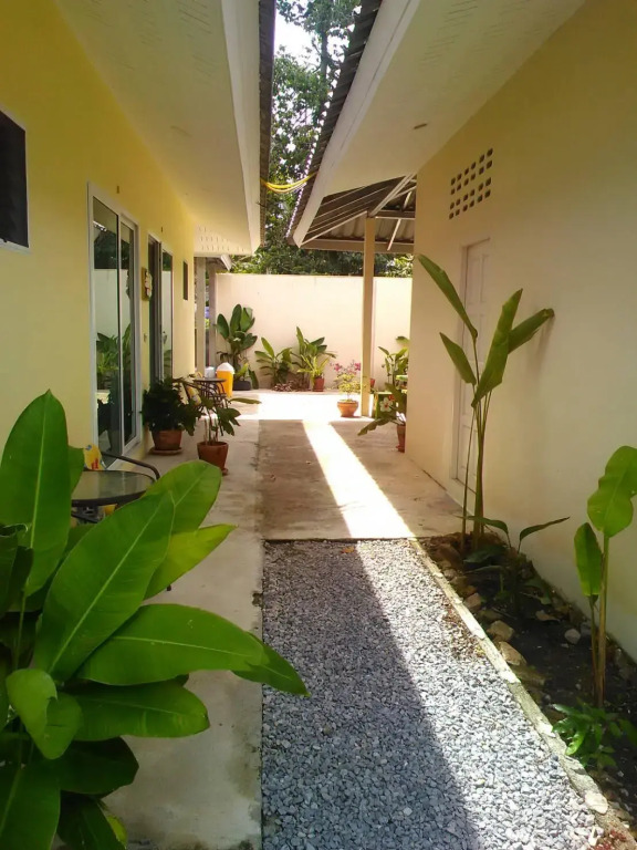 Khanom Garden Suite