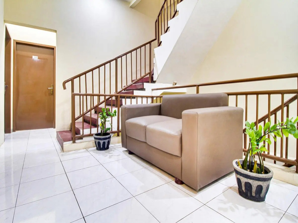 OYO 2354 3 Point Residence