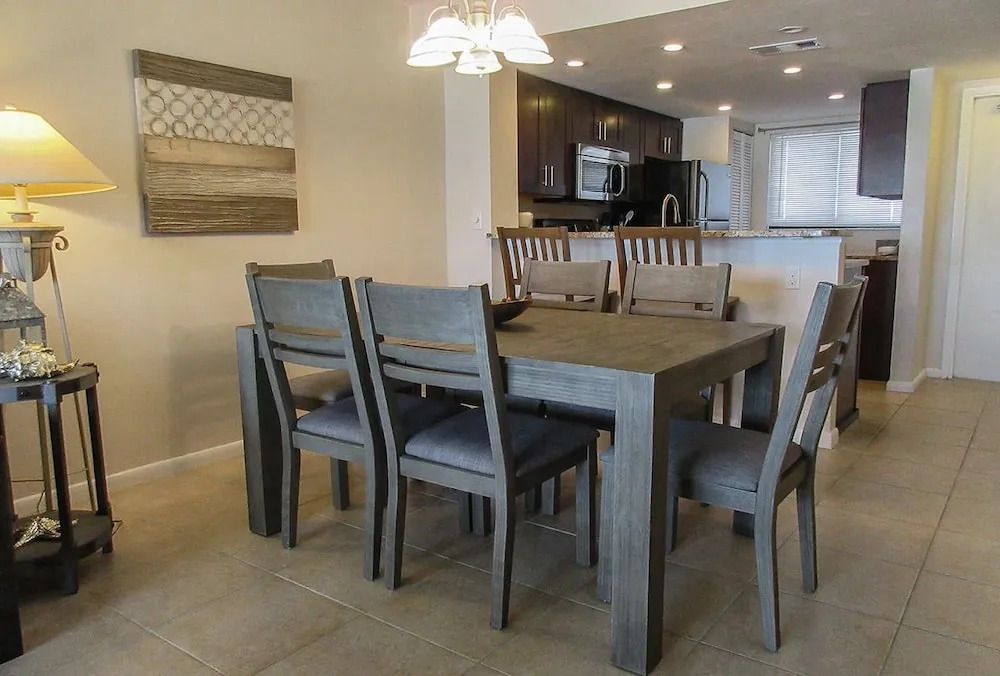 Carlos Pointe 424 2 Bedrooms 2 Bathrooms Condo