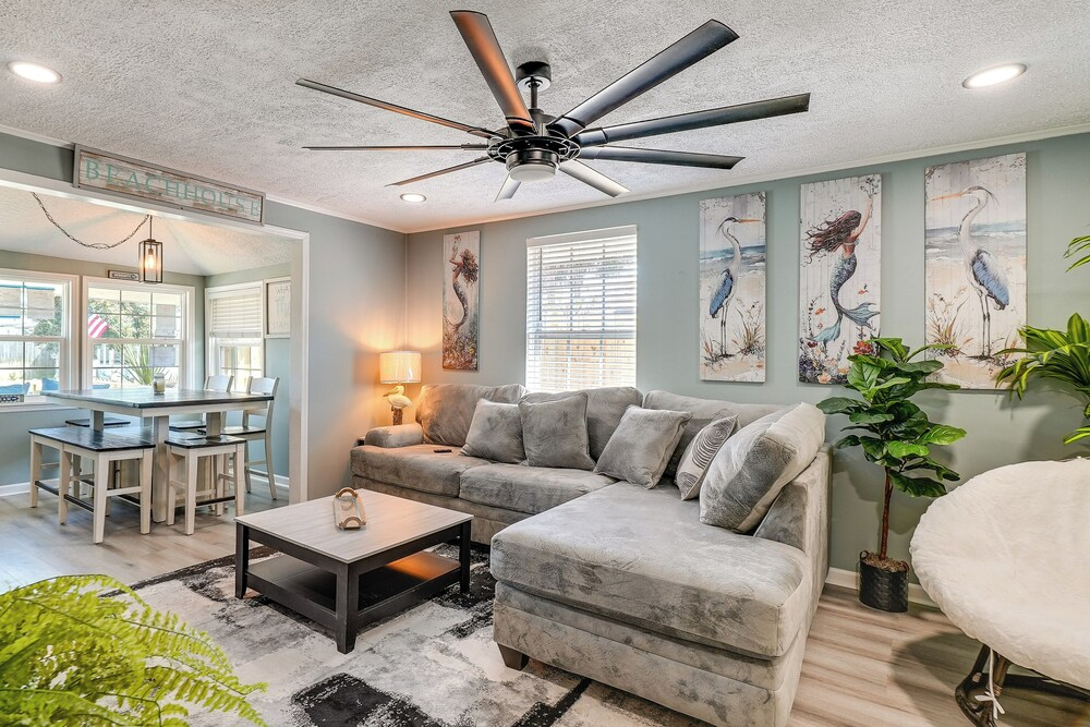 100 Ft to Shore! PCB Home w/ Outdoor Entertainment