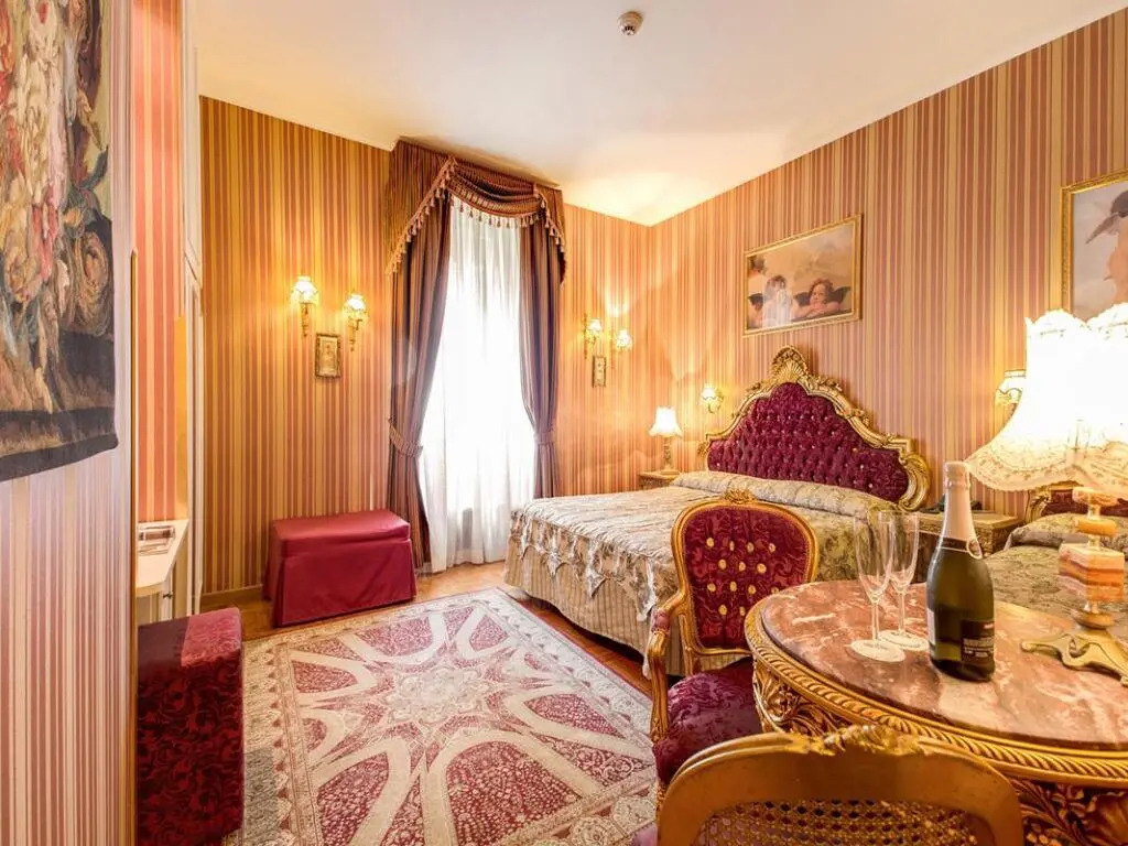 Domus Colosseo Hotel