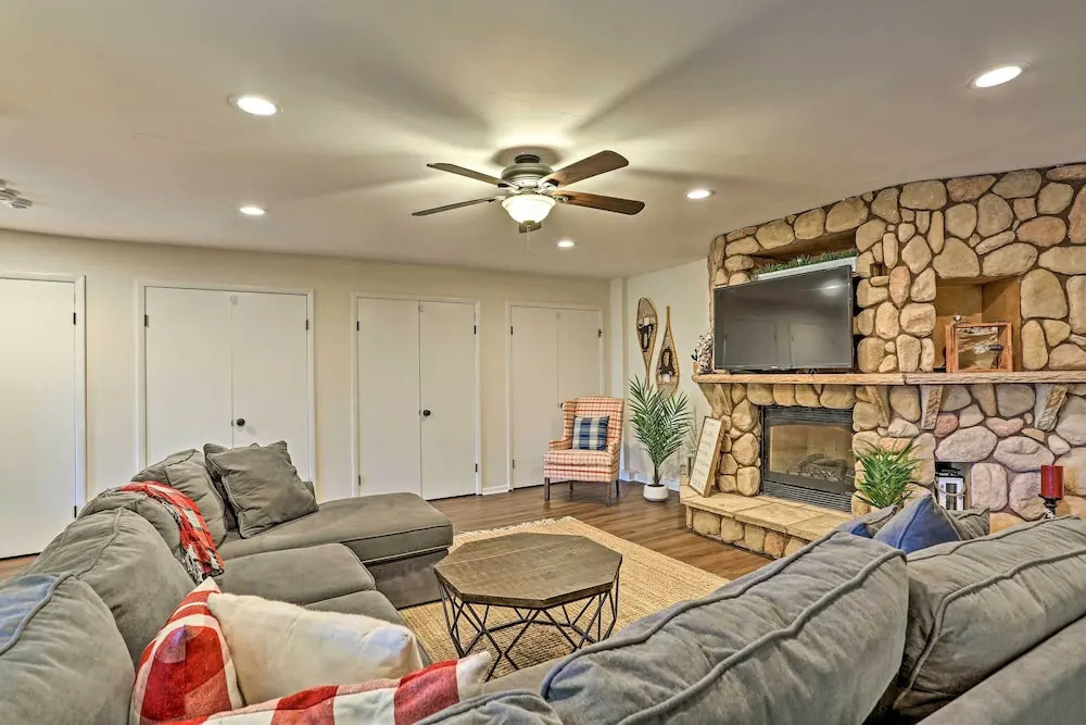 Vernon Condo w/ Deck, Near Appalachian Trail!
