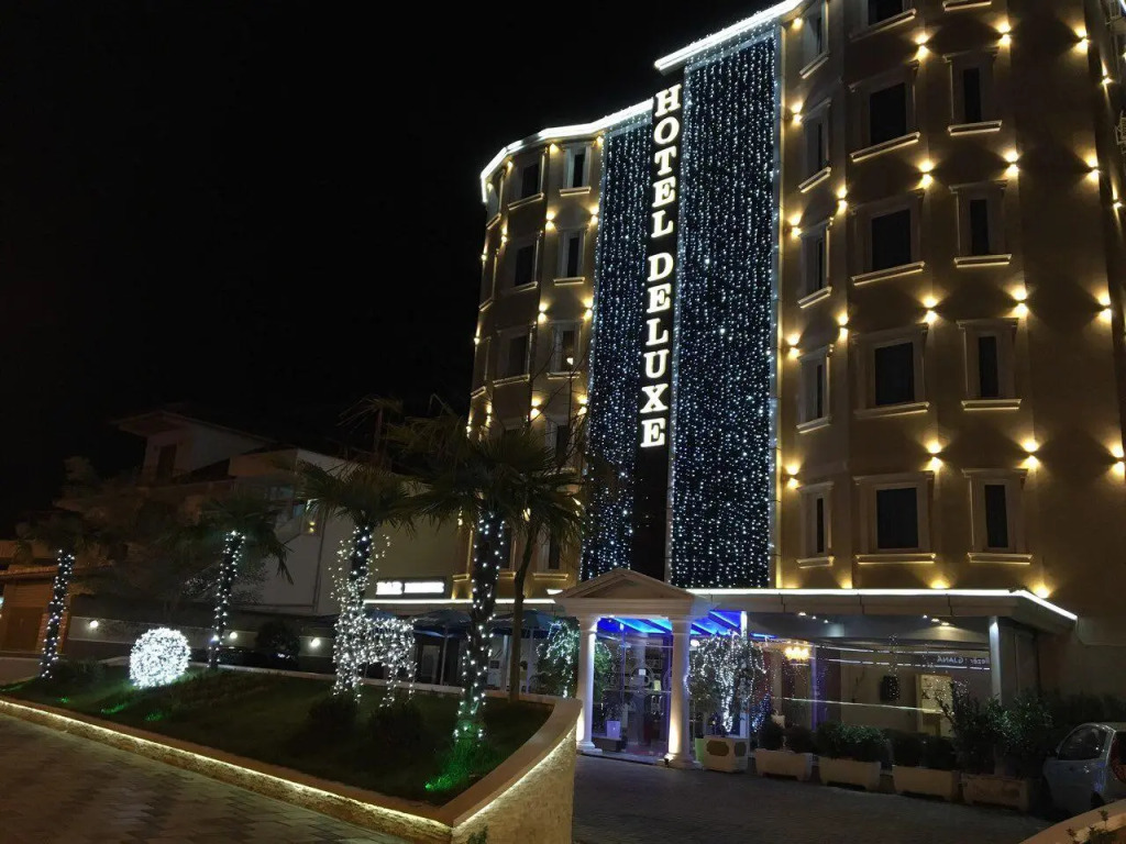 Hotel Deluxe