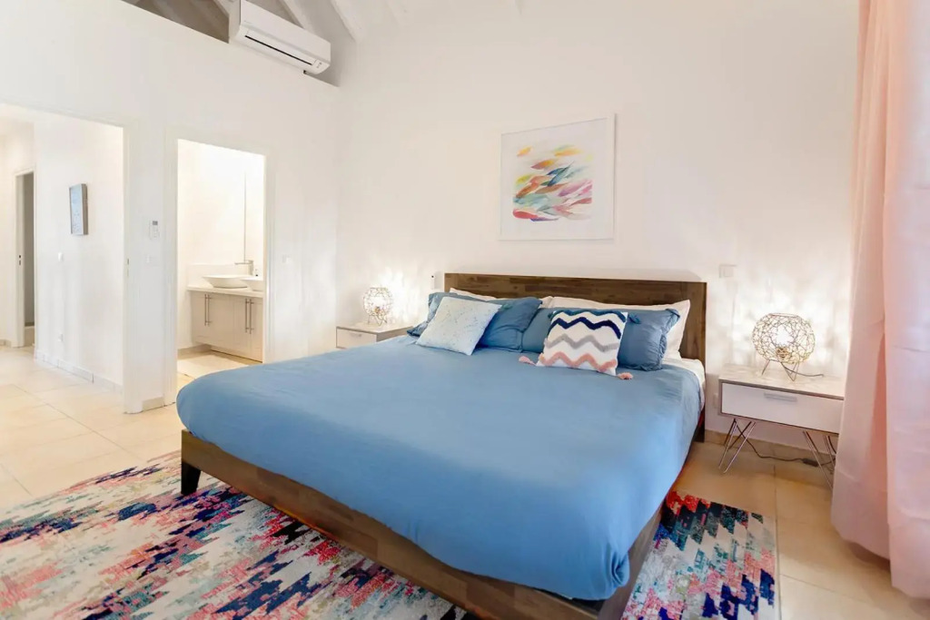 VILLA FLAMINGO, Beautiful 2 bedroom house - 1 min from the beach