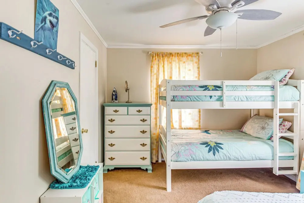 Charming Shallotte Home ~ 4 Mi to Ocean Isle Beach