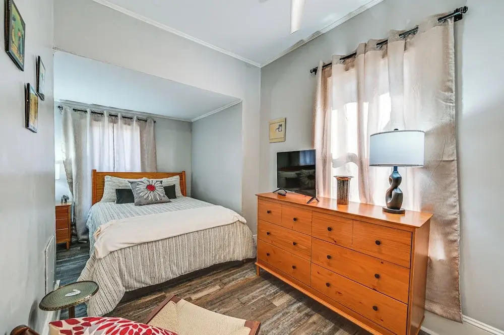 Walk to the Neuse River! New Bern Vacation Rental